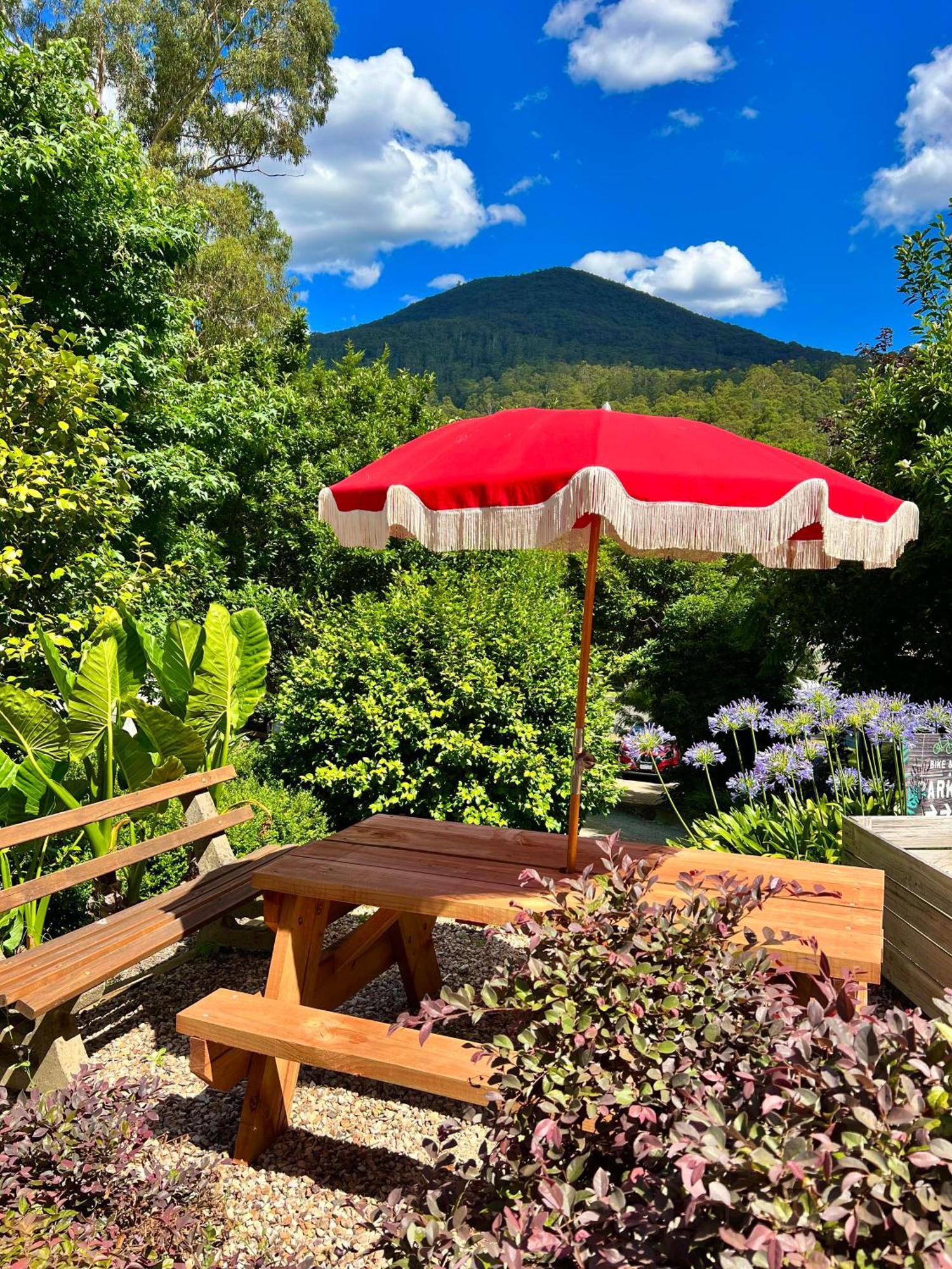 The Warby, Where Mid-Century Style Meets The Mountains Warburton Zewnętrze zdjęcie